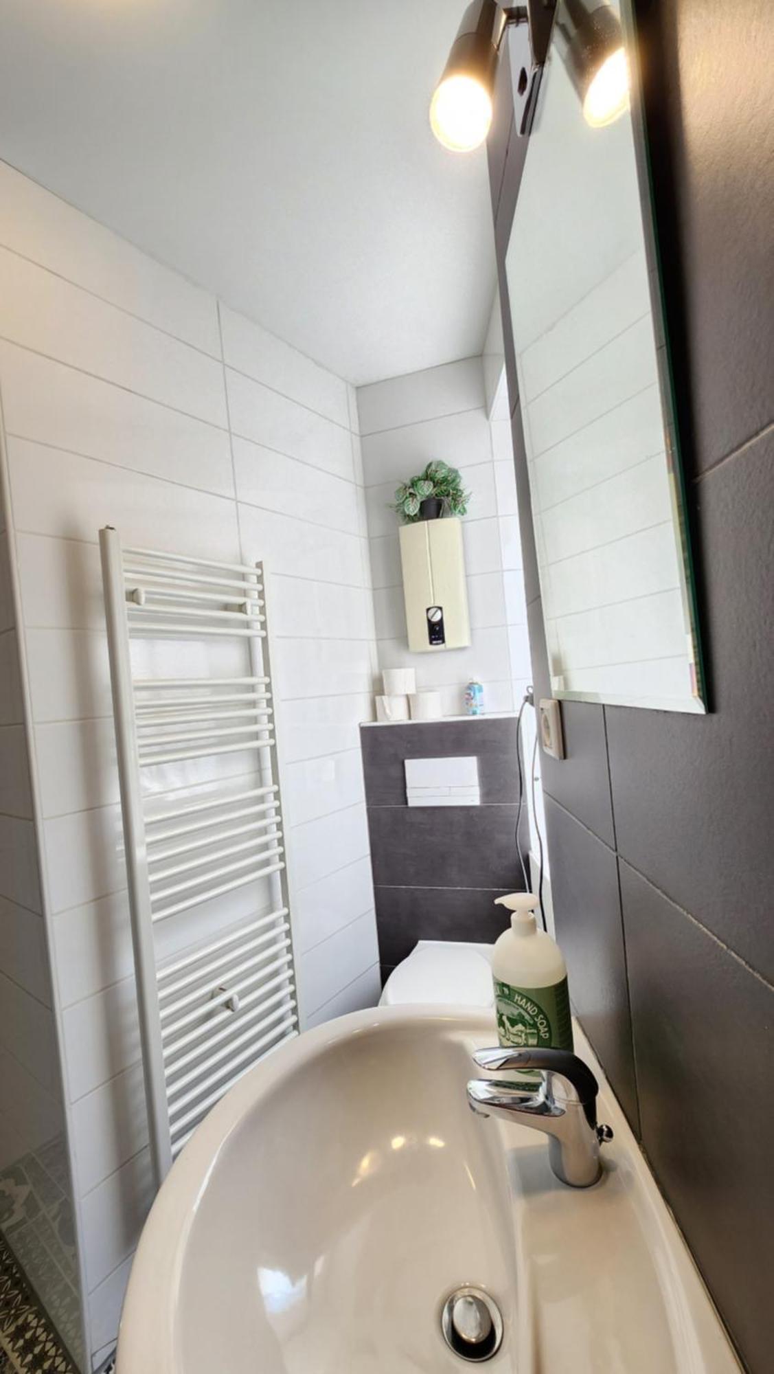 Elena Flat Orchidee Duisburg Zentrum Eksteriør billede